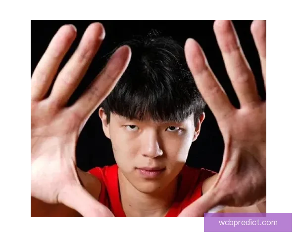 杨瀚森远赴墨西哥城出战季后赛快船弃用他仍肩负重任